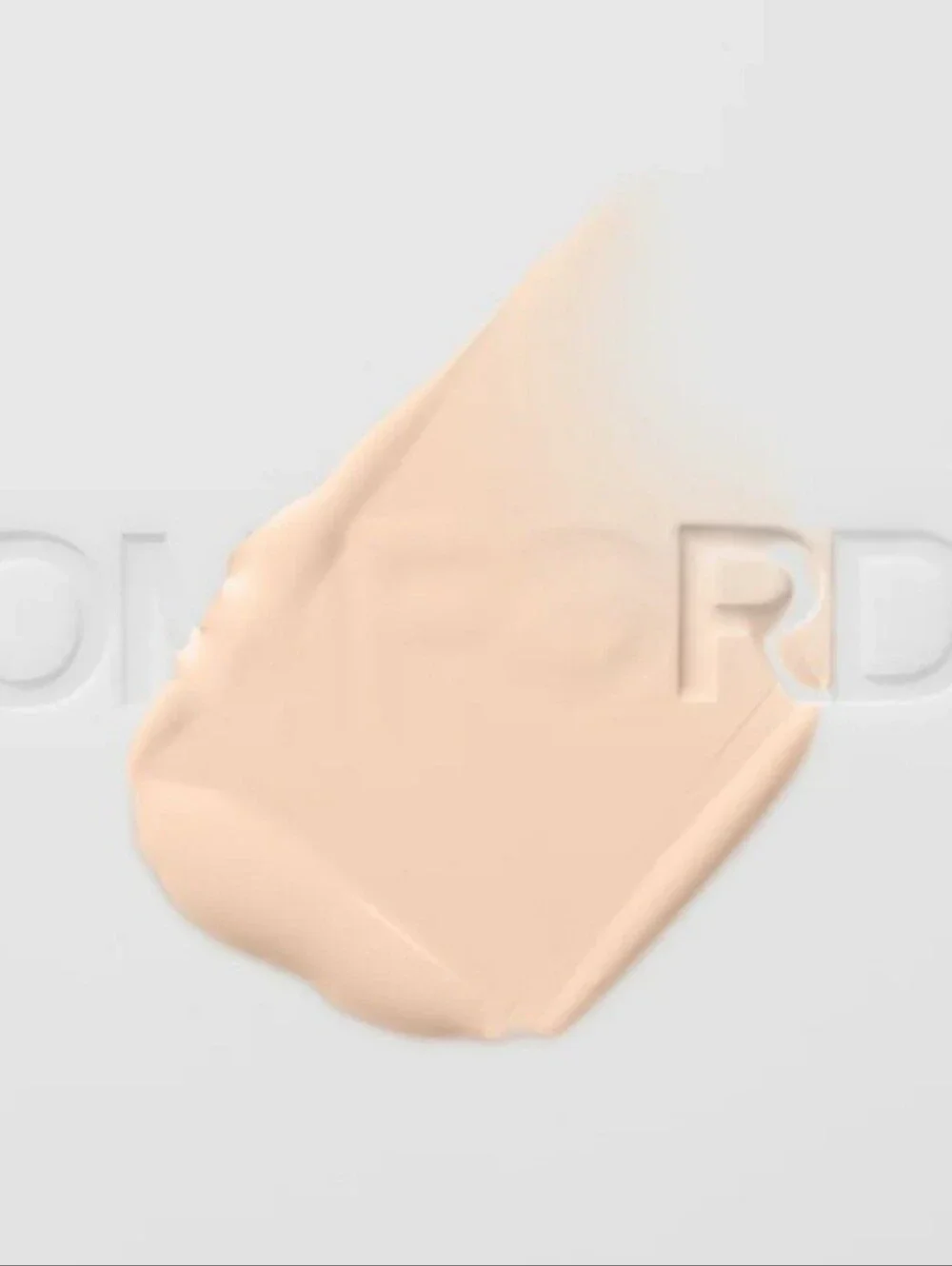 TOM FORD Pearl Soft Matte Blurring Foundation
